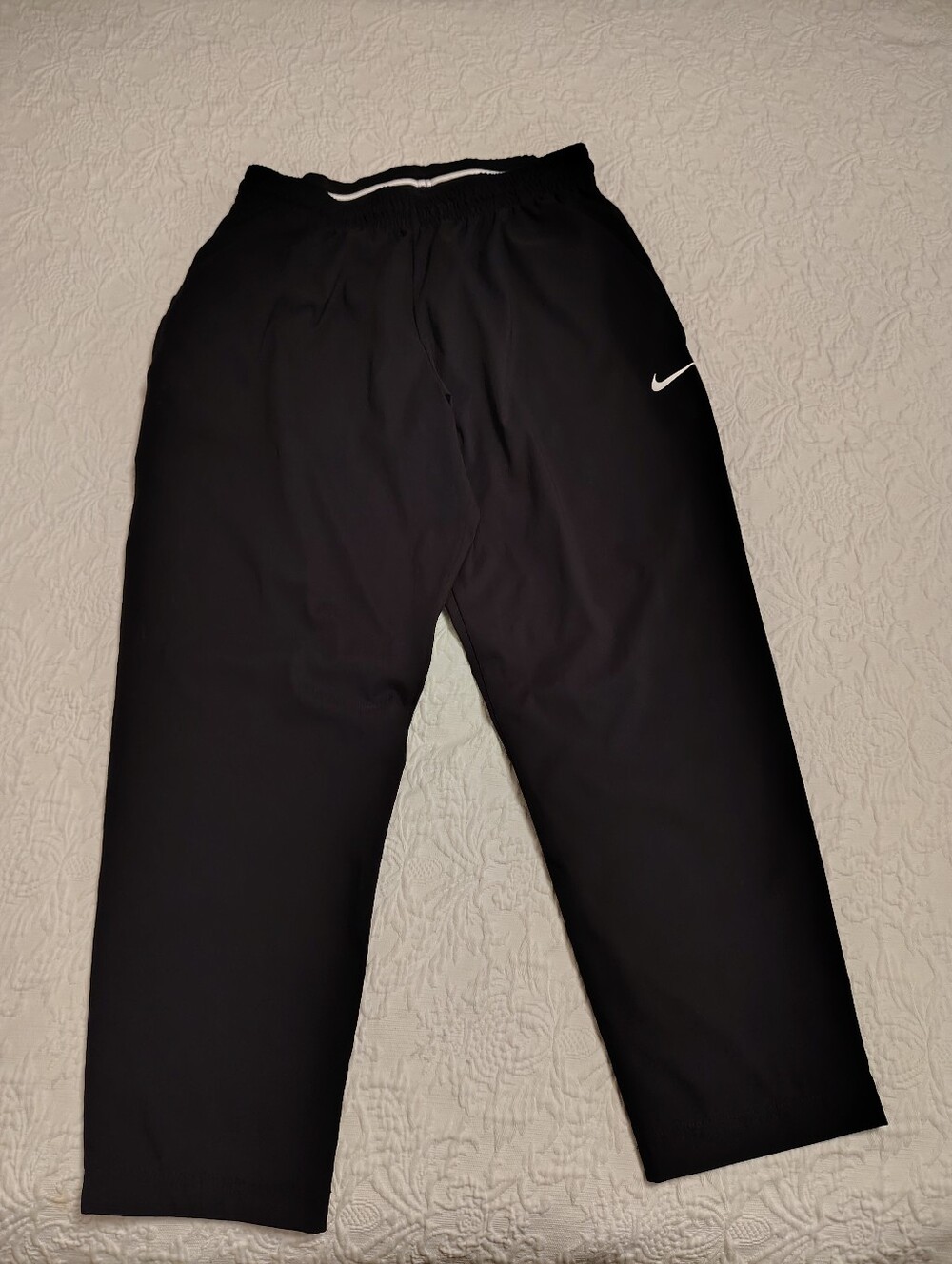 Nike Men's Black Athletic Pants with Elastic Waist